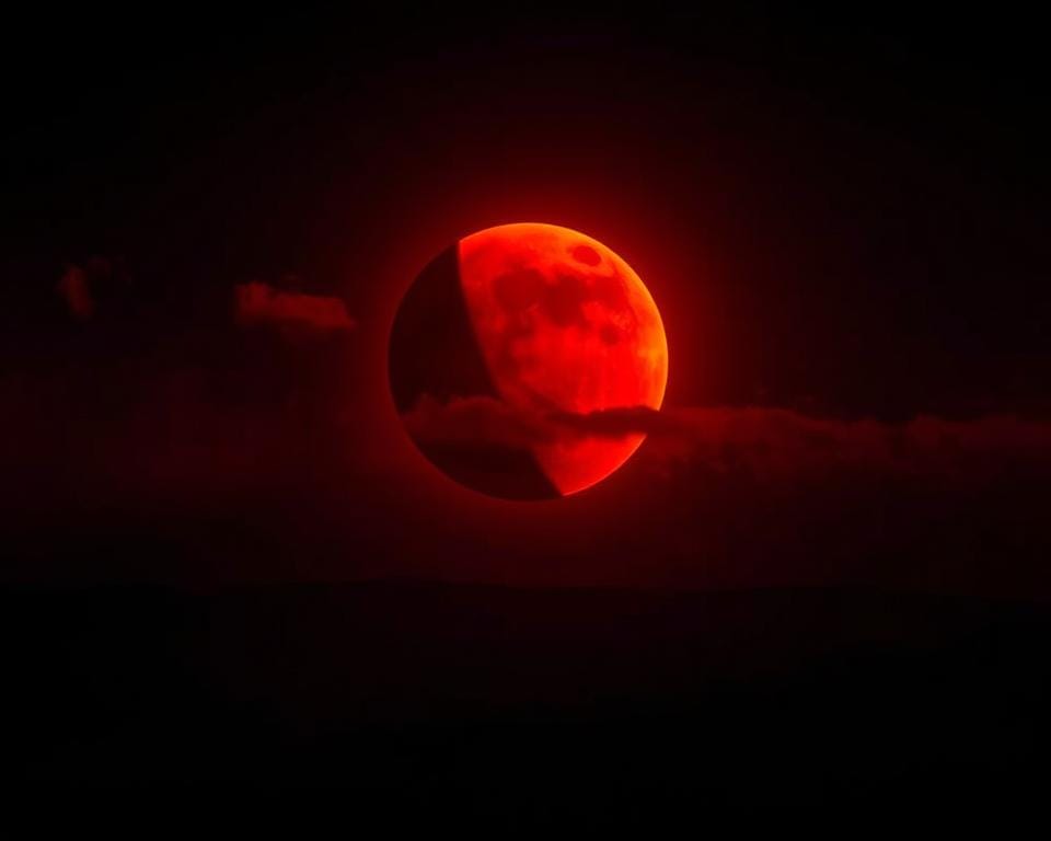 Witness the Stunning 2025 Total Lunar Eclipse